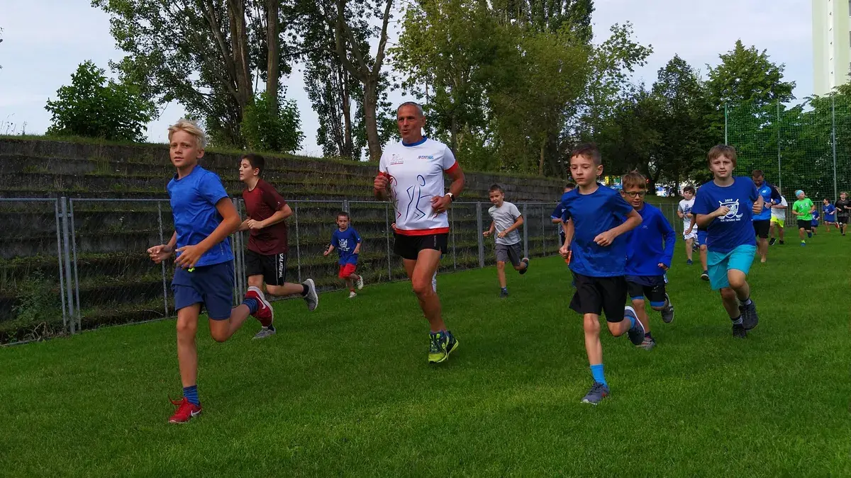 Běžecký rok a tréninky, které z vás udělají lepší běžce a běžkyně