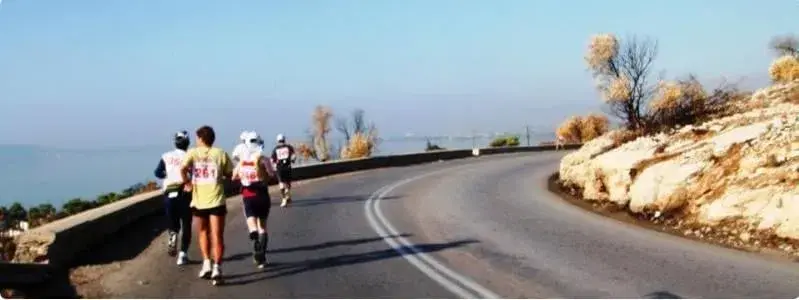 Teplé počasí patří k létu, může však způsobit vážné zdravotní problémy. Jak se zachovat v situacích, když vás či jiné potkají