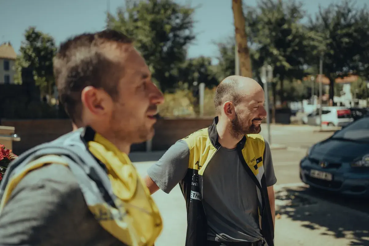 Tour de France ve tmě, první nevidomý na světě úspěšně dokončil slavný závod