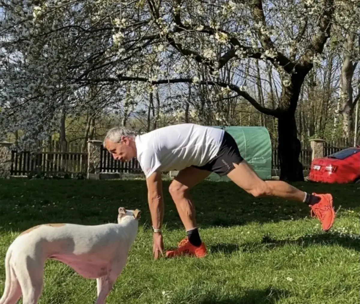 Být první po startu je fajn, ale důležitější je být první v cíli