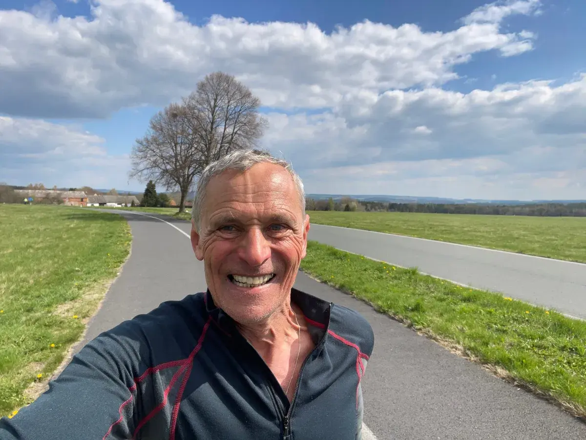 Jak jsem konečně dokázal sladit svůj krok, dech a tikot svého srdce, a procupital se a prosmál na K6 k 411,776 kilometrům