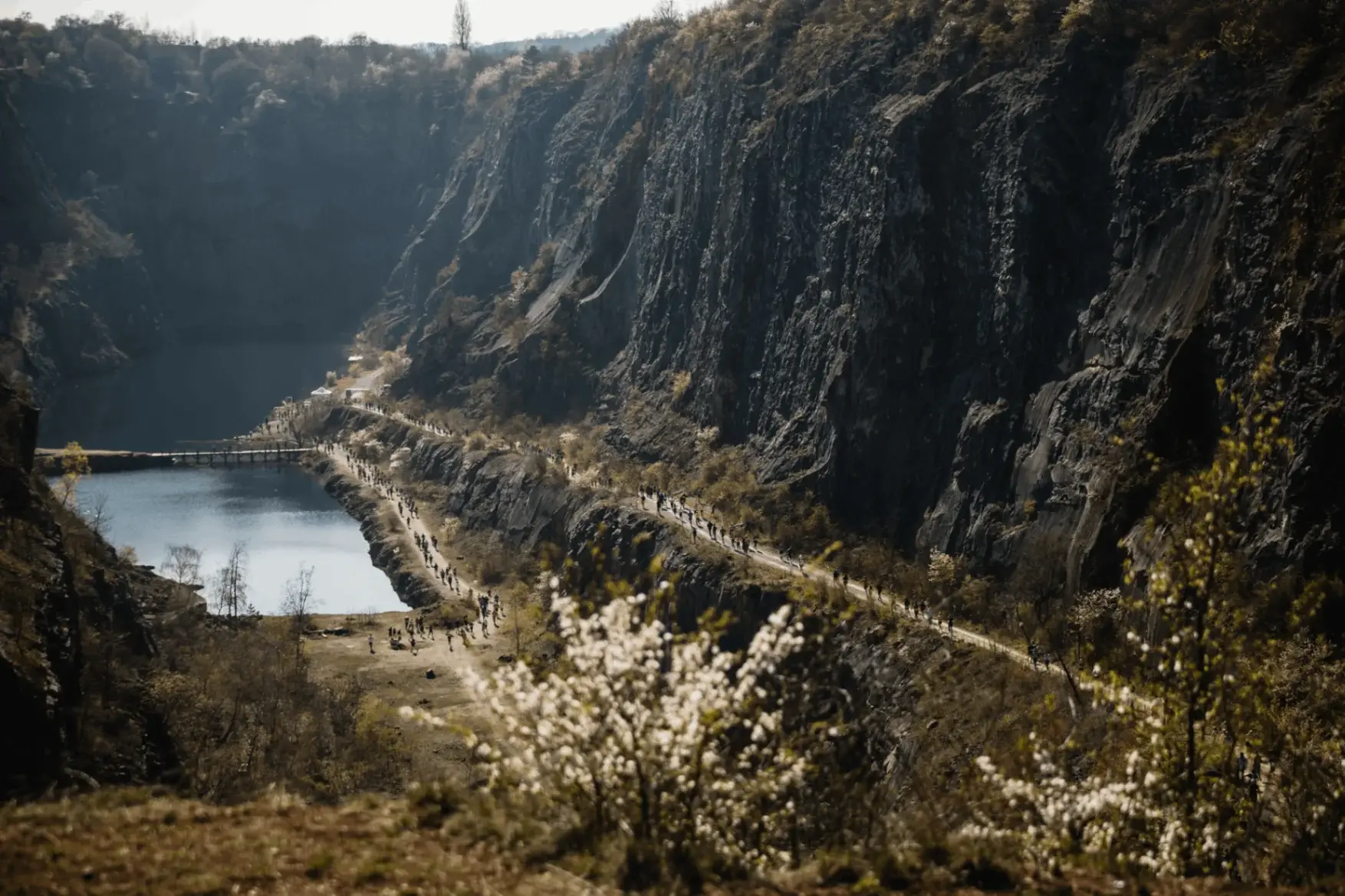 Seriál Běhej lesy zahájil sezonu ve velkém stylu. Vyprodaný Karlštejn přilákal přes tři tisíce běžců