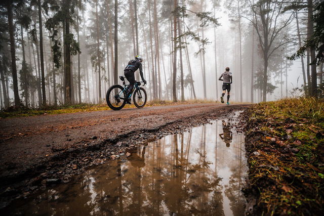 Fejfar vyhrál podruhé adventní přírodní maraton Praha-Dobříš s rekordní účastí